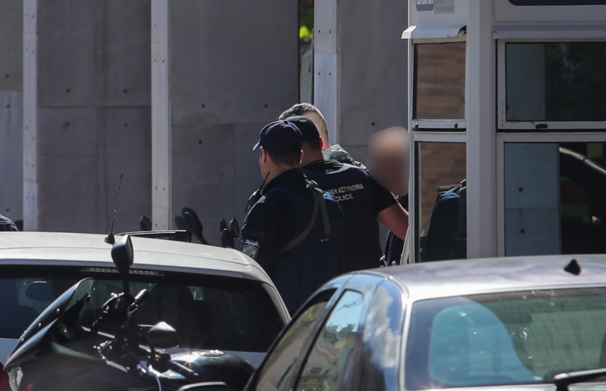 Το σχέδιο, τα όπλα και οι πυροβολισμοί: Όλη η απολογία του 89χρονου «πιστολέρο»
