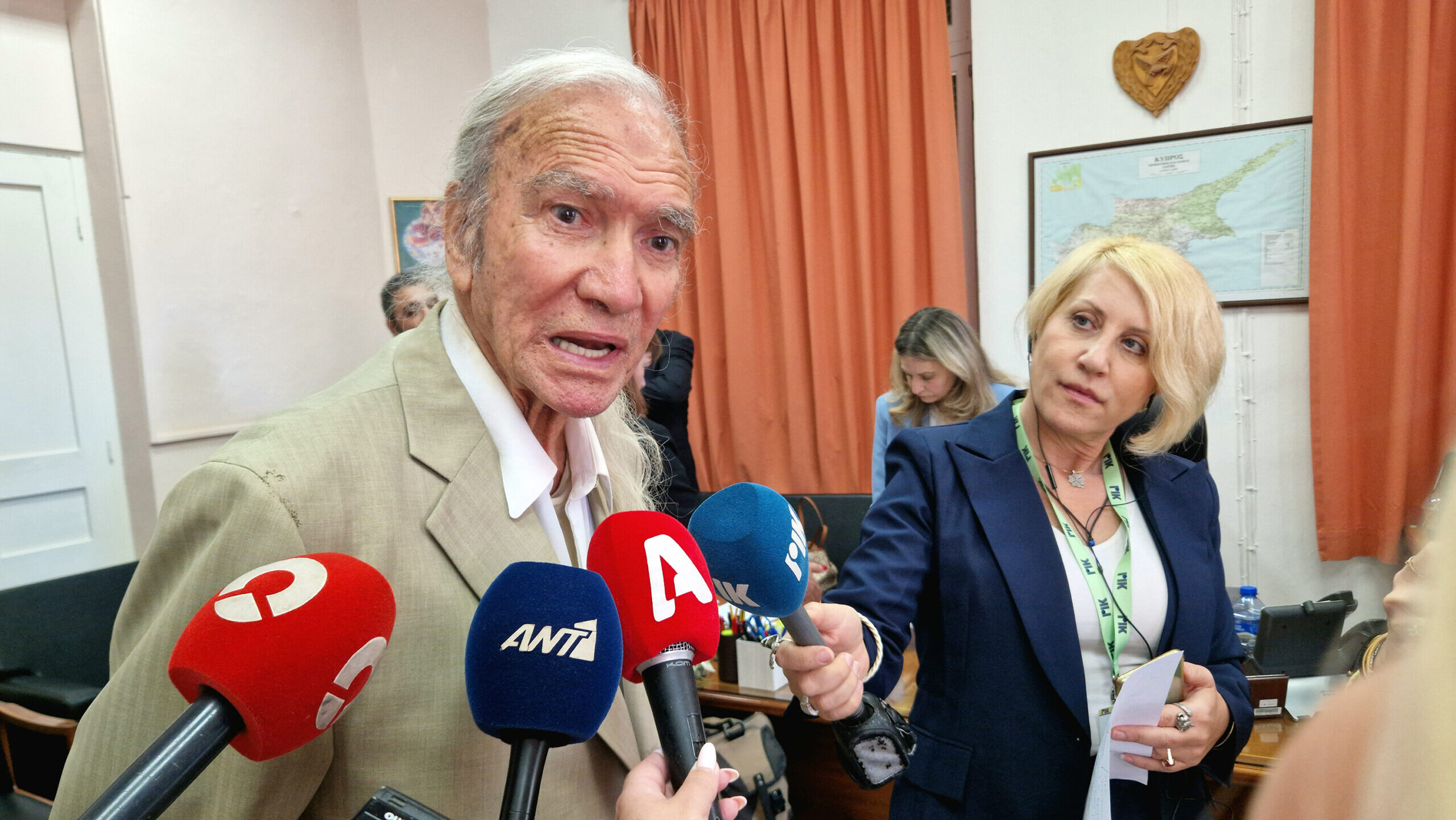 &Upsilon;&pi;&omicron;&psi;ή&phi;&iota;&omicron;&sigmaf;&hellip; &epsilon;&tau;ώ&nu; 89! &Omicron; &kappa;ύ&rho;&iota;&omicron;&sigmaf; &Chi;&rho;&iota;&sigma;&tau;ά&kappa;&eta;&sigmaf; &epsilon;&xi;&eta;&gamma;&epsilon;ί &gamma;&iota;&alpha;&tau;ί &kappa;&alpha;&tau;&epsilon;&beta;&alpha;ί&nu;&epsilon;&iota; &sigma;&tau;&iota;&sigmaf; &Beta;&omicron;&upsilon;&lambda;&epsilon;&upsilon;&tau;&iota;&kappa;έ&sigmaf;