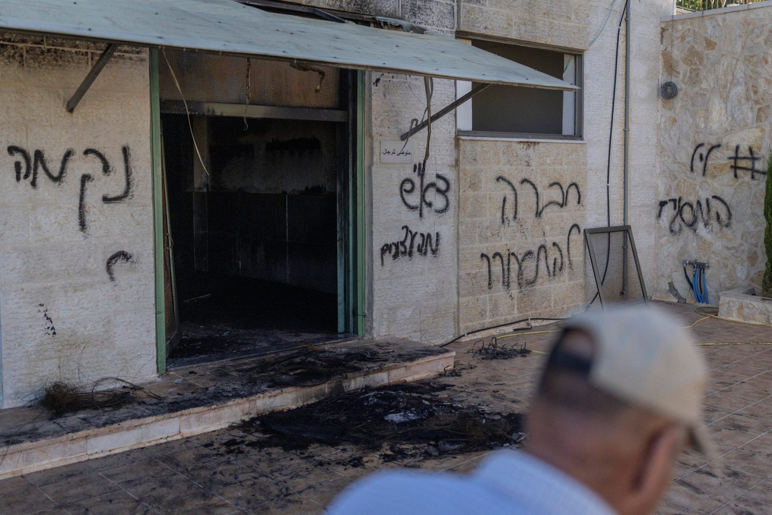 Ισραηλινοί έποικοι πυρπόλησαν τέμενος στη Δυτική Όχθη