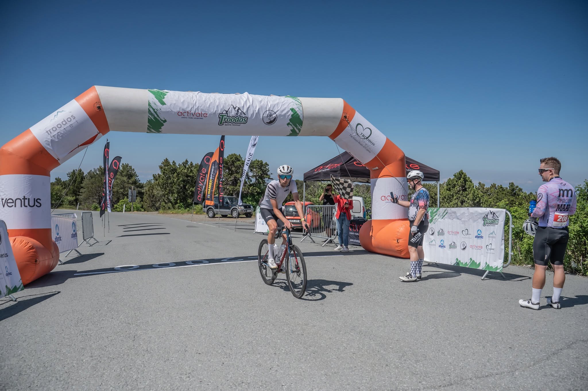Zakarin και Meteleva θριάμβευσαν ξανά στον αγώνα ποδηλατικής ανάβασης «0-2000 Challenge»