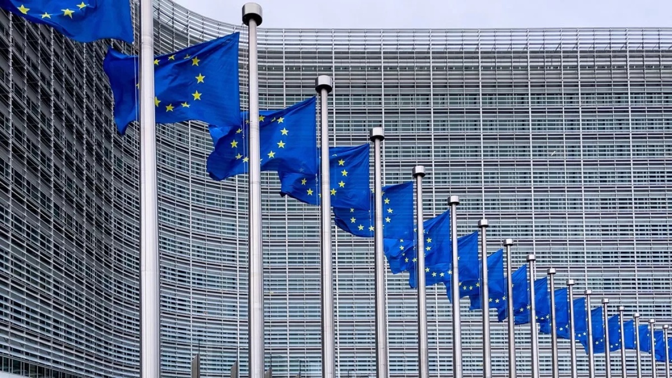 Συστάσεις της Κομισιόν στην Ελλάδα για 1.236 φοροαπαλλαγές, ακίνητα, ΙΧ και diesel