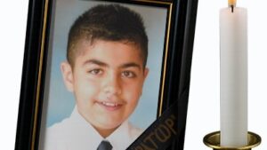 Θρήνος για τον θάνατο του 15χρονου Αλέξανδρου, στα λευκά το τελευταίο αντίο