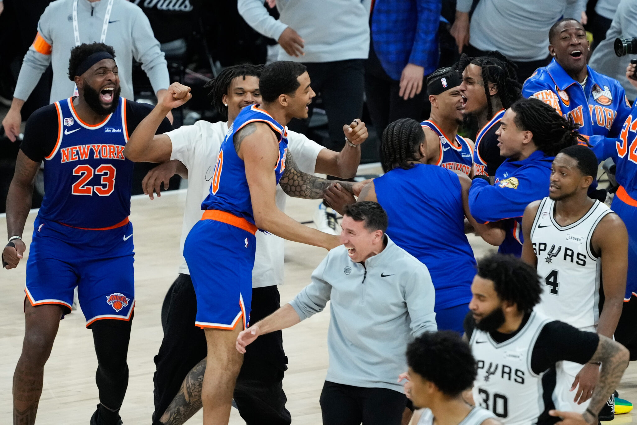 Οι Νικς επέστρεψαν στον θρόνο του NBA μετά από 53 χρόνια (ΒΙΝΤΕΟ)