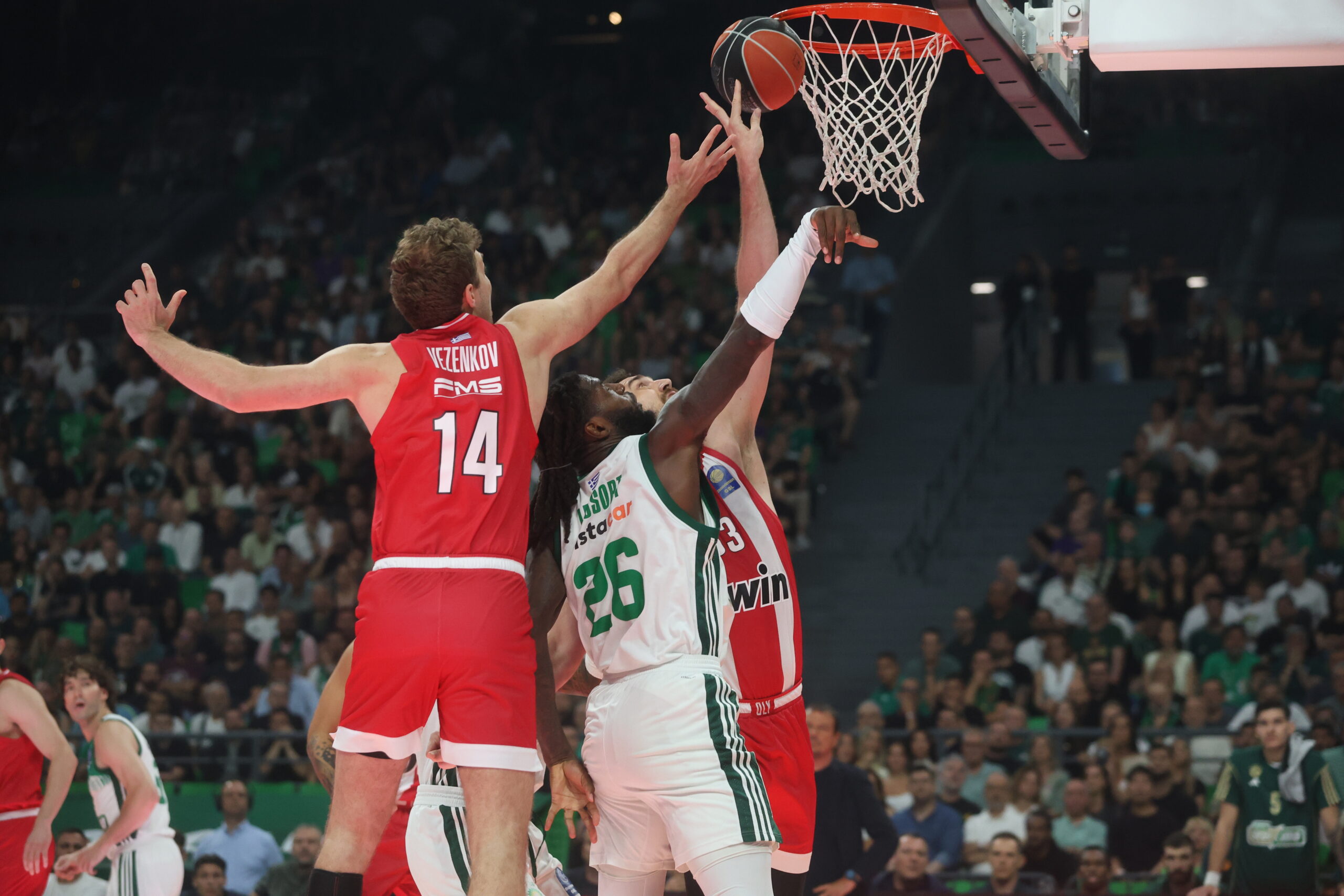 Τα δεδομένα για Λεσόρ και Σλούκα ενόψει Game 3 στους τελικούς
