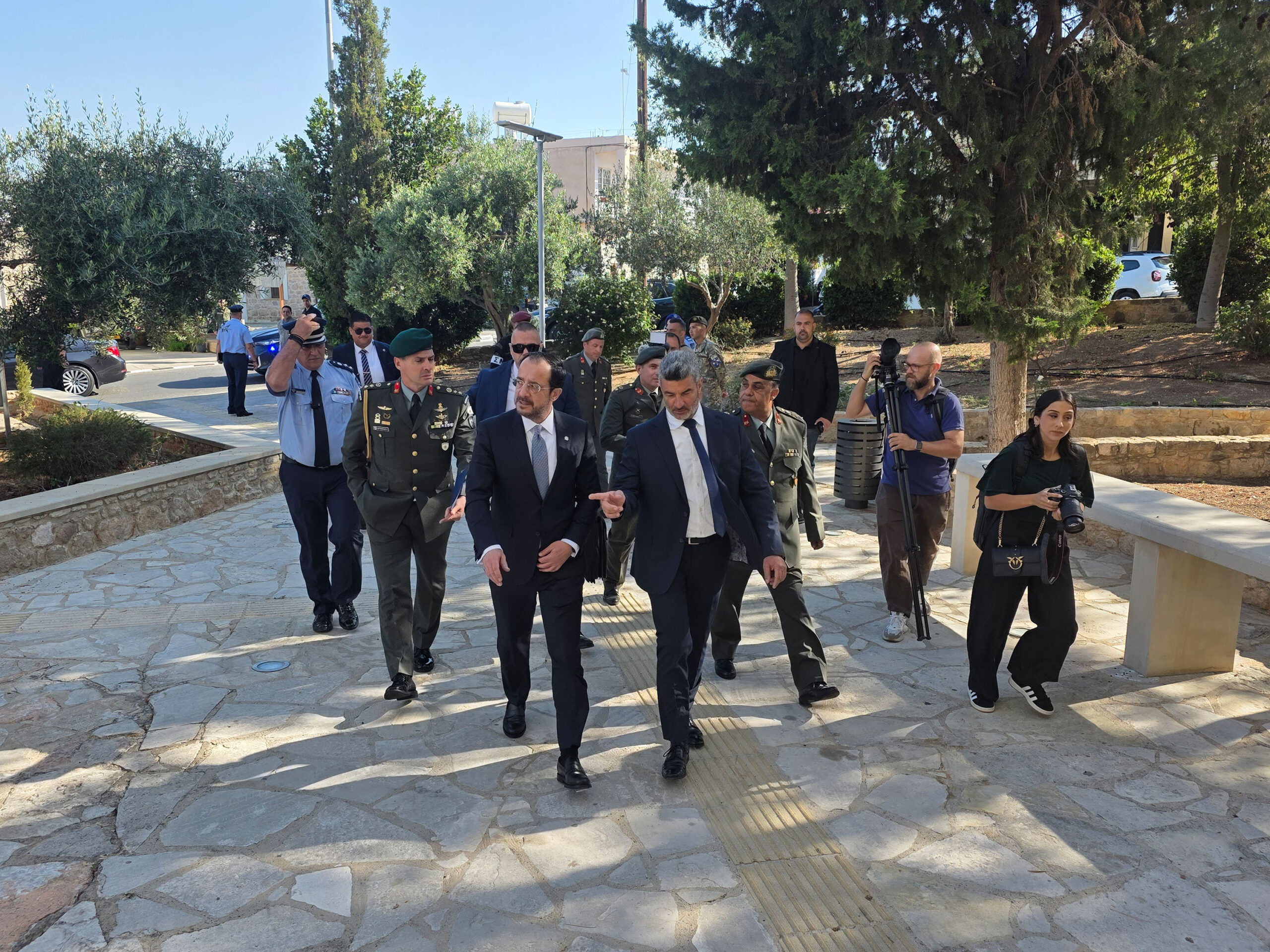 &Pi;&tau;&Delta;: &laquo;&Pi;&rho;&omicron;&sigma;&beta;&lambda;έ&pi;&omega; &sigma;&tau;&eta;&nu; &alpha;&upsilon;&rho;&iota;&alpha;&nu;ή &sigma;&upsilon;&nu;ά&nu;&tau;&eta;&sigma;ή &mu;&omicron;&upsilon; &mu;&epsilon; &Omicron;&lambda;&gamma;&kappa;ί&nu;&raquo;