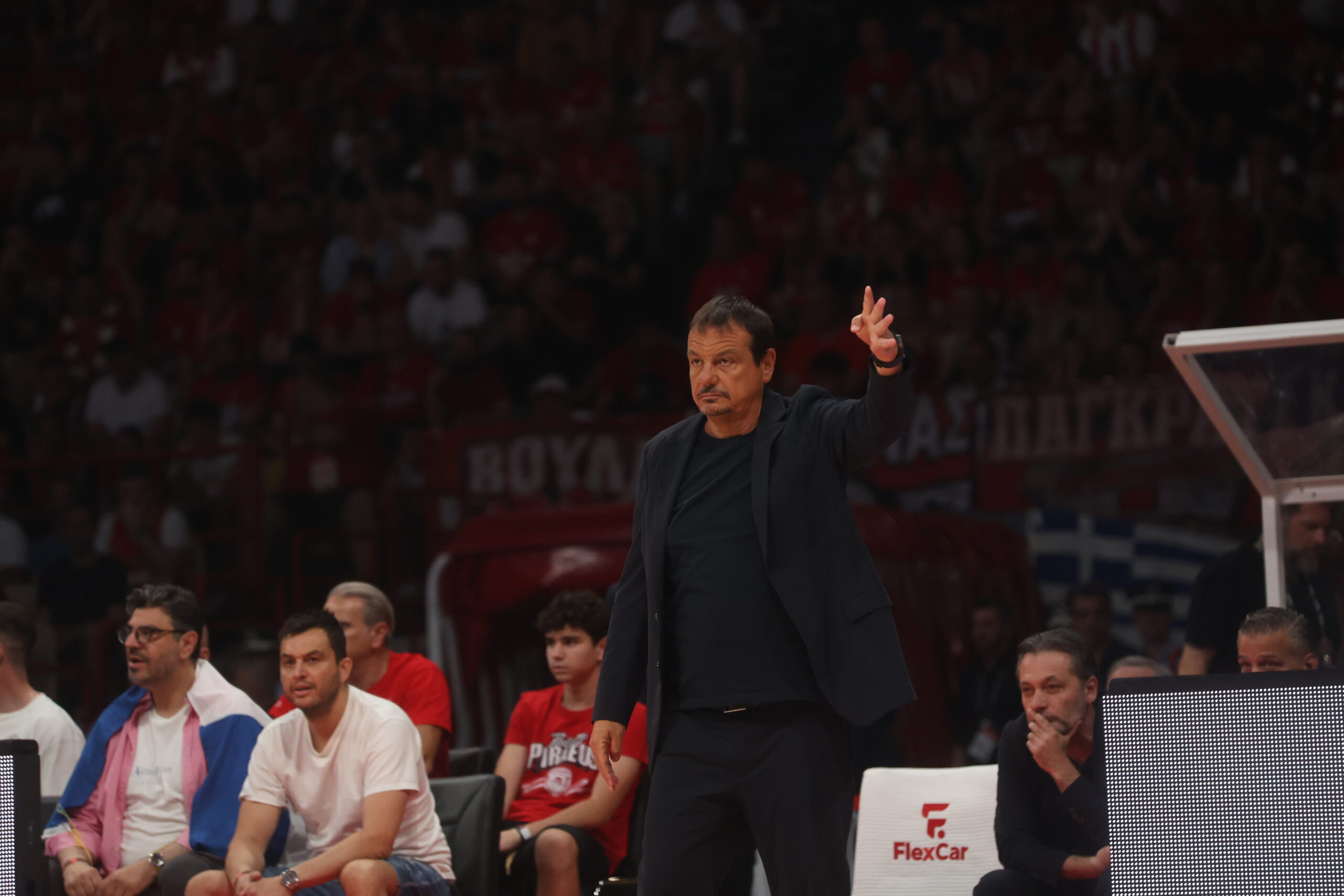 Οργισμένος Αταμάν: Από τα συγχαρητήρια… στην έκρηξη για το χτύπημα στον Ναν