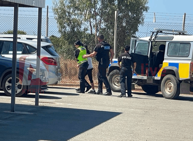 Τραγωδία Ξυλοφάγου: Με χειροπέδες και υπό δρακόντεια μέτρα ασφαλείας στο δικαστήριο πατέρας και μητριά