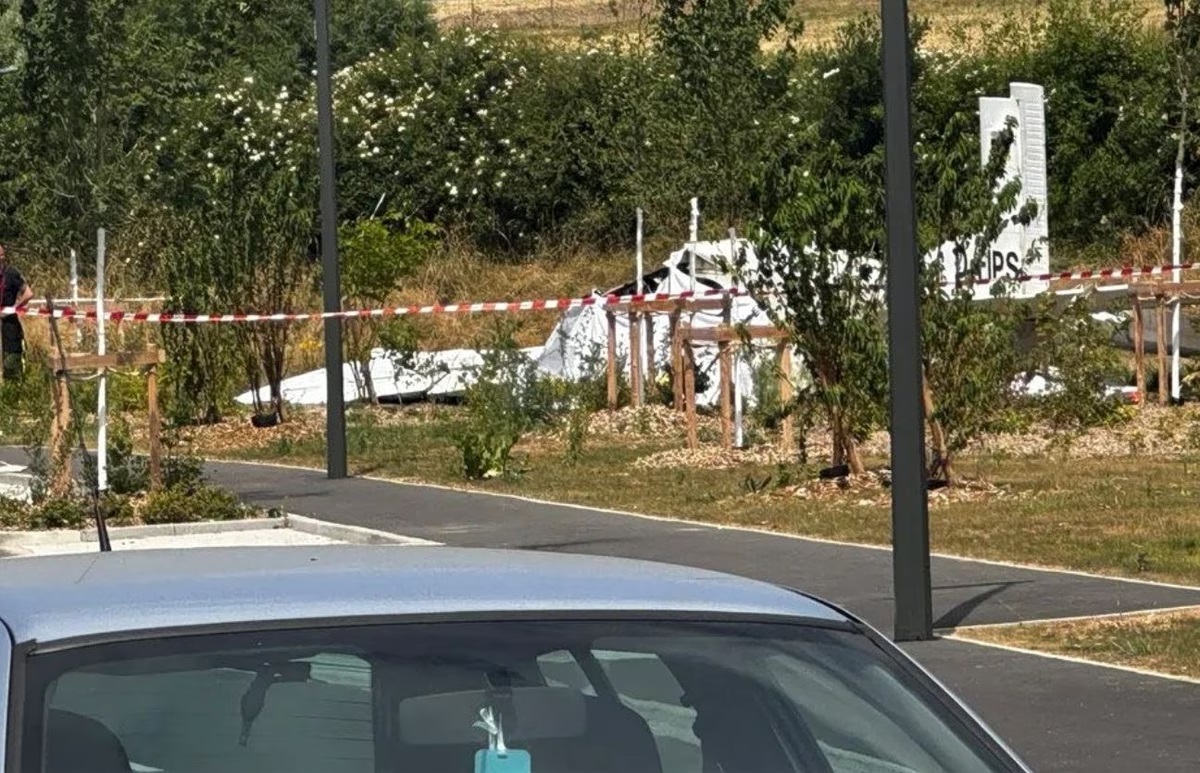 Συνετρίβη αεροσκάφος στη Γαλλία, που μετέφερε αλεξιπτωτιστές, 11 νεκροί
