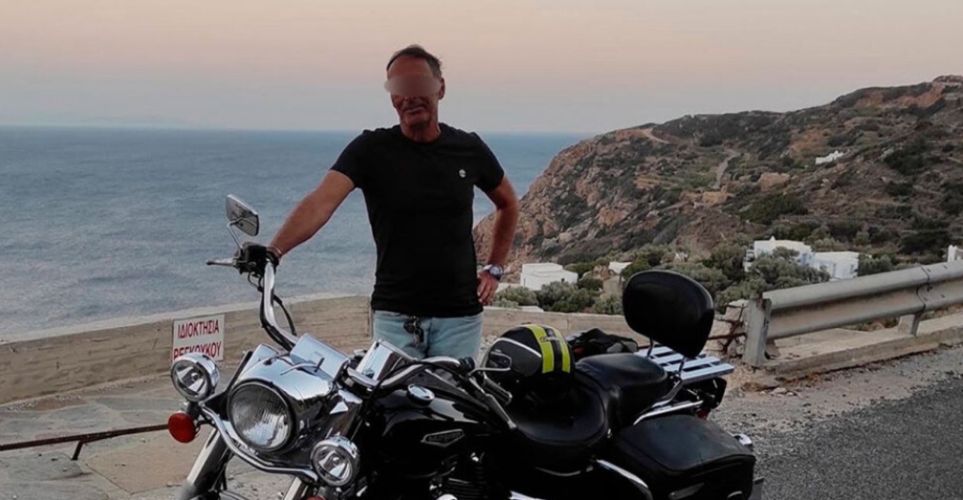 «Κοιμόμουν στο σαλόνι, δεν ξέρω ποιος τους σκότωσε»: Τι ισχυρίζεται ο συλληφθέντας για το βράδυ του διπλού φονικού στο Αίγιο