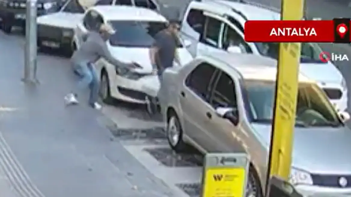 ΒΙΝΤΕΟ: Άγρια επίθεση στην Τουρκία, του έστησε ενέδρα και τον πυροβόλησε ενώ κουβαλούσε τούρτα γενεθλίων