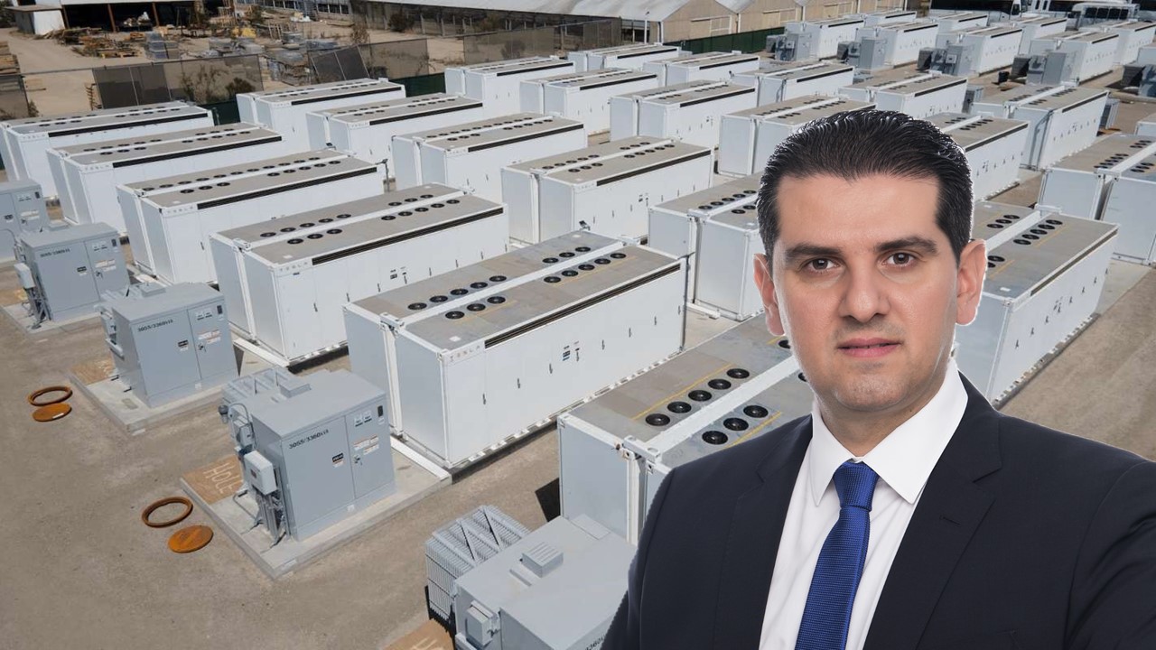 Ο Υπ. Ενέργειας απαντά: Πότε θα παραδοθούν οι πρώτες μπαταρίες αποθήκευσης ενέργειας
