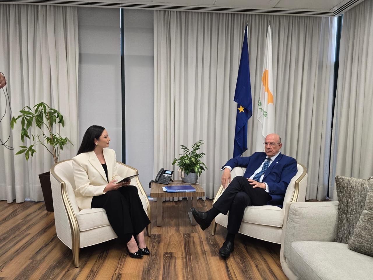 Κεραυνός: Ίσως να πρέπει πρώτα να γίνει η ηλεκτρική διασύνδεση με το Ισραήλ