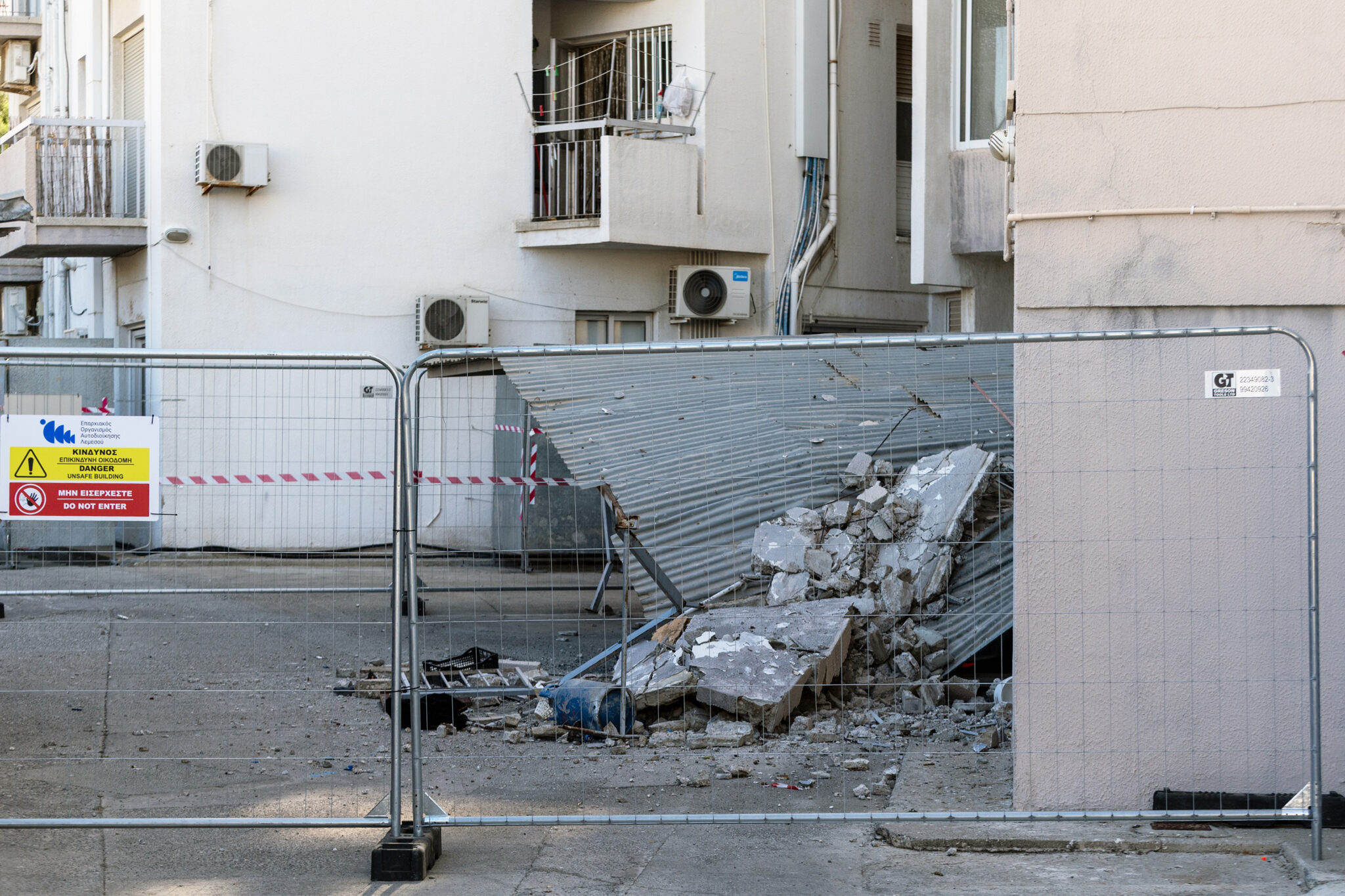 Λεμεσός: Δεν είχε κριθεί επικίνδυνη η πολυκατοικία από την οποία έπεσαν μπαλκόνια