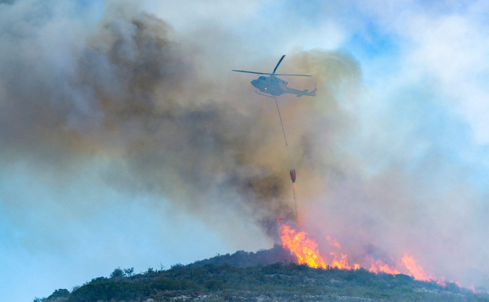 Στο «κόκκινο» η επικινδυνότητα για πυρκαγιές: Έρχονται οι πιο δύσκολοι μήνες του καλοκαιριού