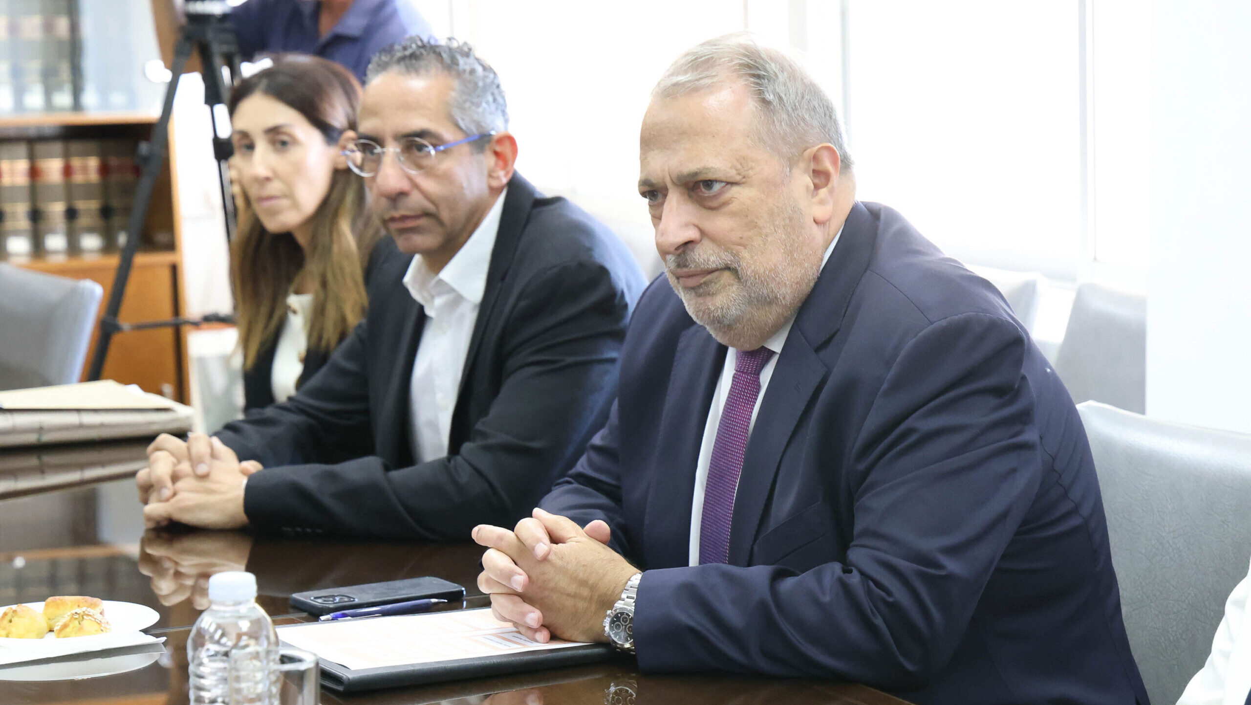 Ά&nu;&epsilon;&upsilon; &nu;&omicron;&mu;&iota;&kappa;ή&sigmaf; &iota;&sigma;&chi;ύ&omicron;&sigmaf; &tau;&omicron; &psi;ή&phi;&iota;&sigma;&mu;&alpha; &pi;&omicron;&upsilon; &kappa;&alpha;&tau;έ&theta;&epsilon;&sigma;&epsilon; &eta; Ά&mu;&epsilon;&sigma;&eta; &Delta;&eta;&mu;&omicron;&kappa;&rho;&alpha;&tau;ί&alpha; &gamma;&iota;&alpha; &nu;&alpha; &pi;&alpha;&rho;&alpha;&iota;&tau;&eta;&theta;&omicron;ύ&nu; &Sigma;&alpha;&beta;&beta;ί&delta;&eta;&sigmaf;-&Alpha;&gamma;&gamma;&epsilon;&lambda;ί&delta;&eta;&sigmaf;
