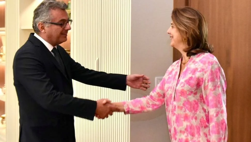&Omicron;&lambda;&gamma;&kappa;ί&nu;: &Iota;&omicron;ύ&lambda;&iota;&omicron; ή &Alpha;ύ&gamma;&omicron;&upsilon;&sigma;&tau;&omicron; &eta; &sigma;&upsilon;&nu;ά&nu;&tau;&eta;&sigma;&eta; 5+1, &epsilon;ί&mu;&alpha;&iota; &alpha;&iota;&sigma;&iota;ό&delta;&omicron;&xi;&eta;