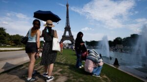 Ο καύσωνας στη Γαλλία άφησε χωρίς ρεύμα 68.000 νοικοκυριά