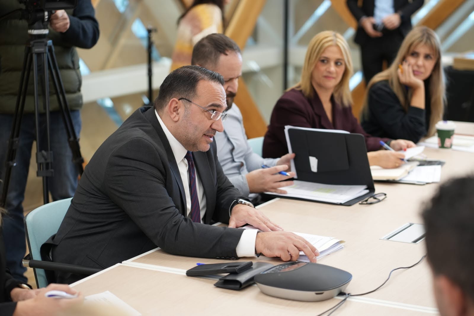 Πειθαρχική έρευνα για τον Γενικό Διευθυντή του Υφυπουργείου Τουρισμού μετά τις καταγγελίες Κουμή