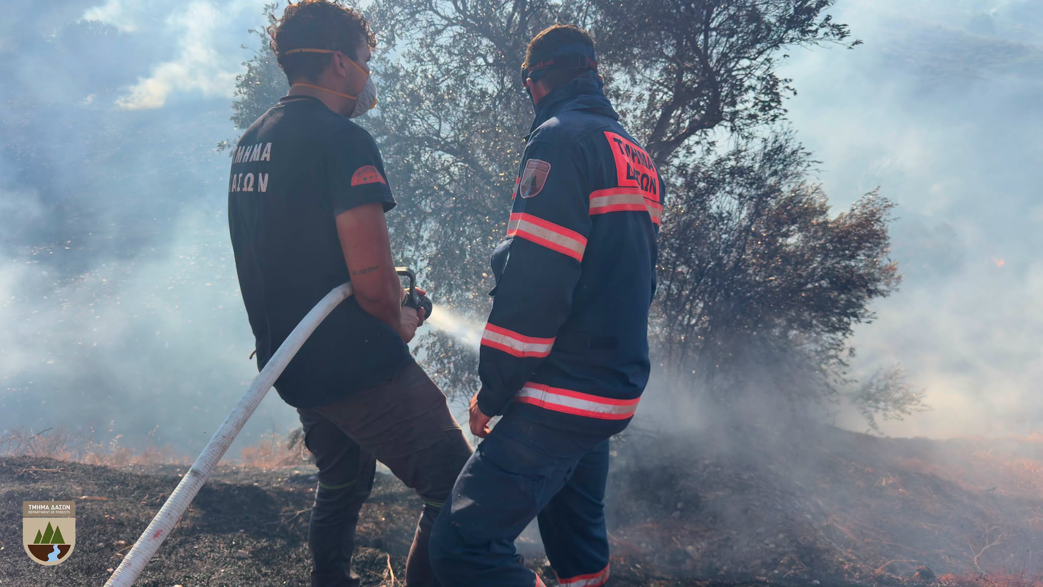 Αγία Άννα: Σε επιφυλακή οι δυνάμεις πυρόσβεσης, σημειώθηκαν μικρές αναζωπυρώσεις