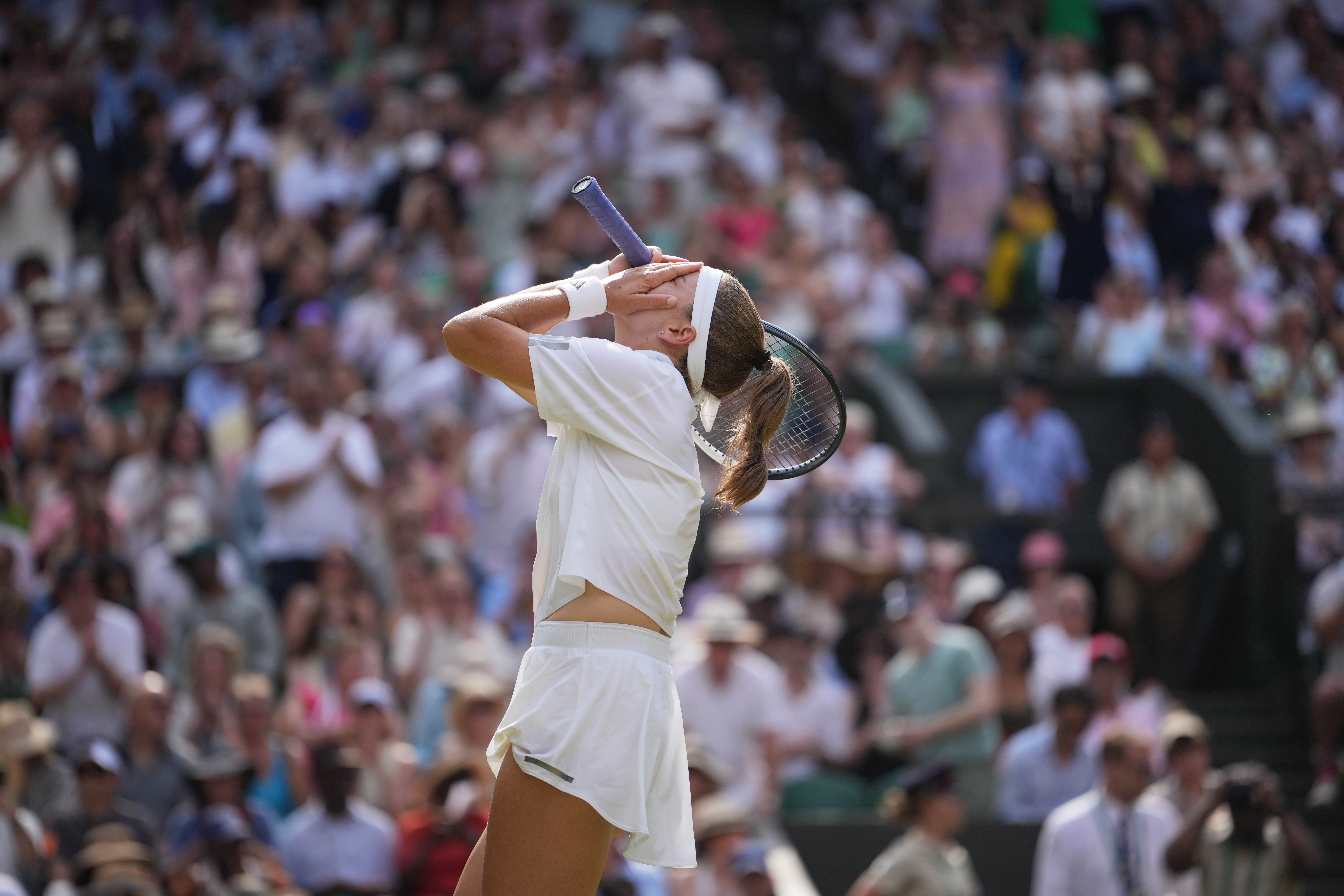 Έσωσε match point και πέρασε στον τελικό του Wimbledon η Μούχοβα