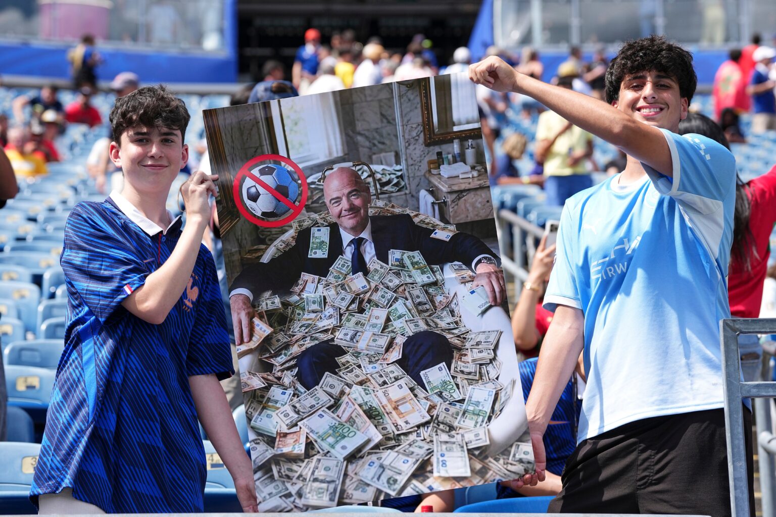 «Σεισμός» στη FIFA για την υπόθεση Μπάλογκαν: Χώρες αποσύρουν τη στήριξή τους από τον Ινφαντίνο