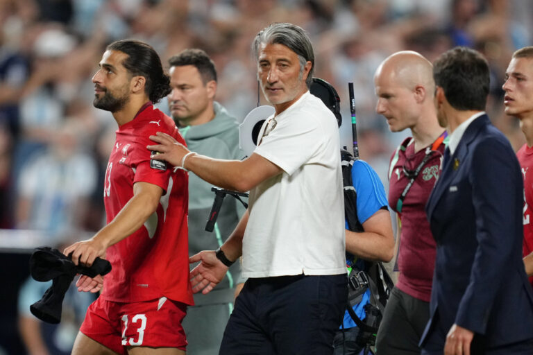 Γιακίν: «Ακατανόητη η αποβολή του Εμπολό-Κανόνας που δεν έχει καμία σχέση με το ποδόσφαιρο»