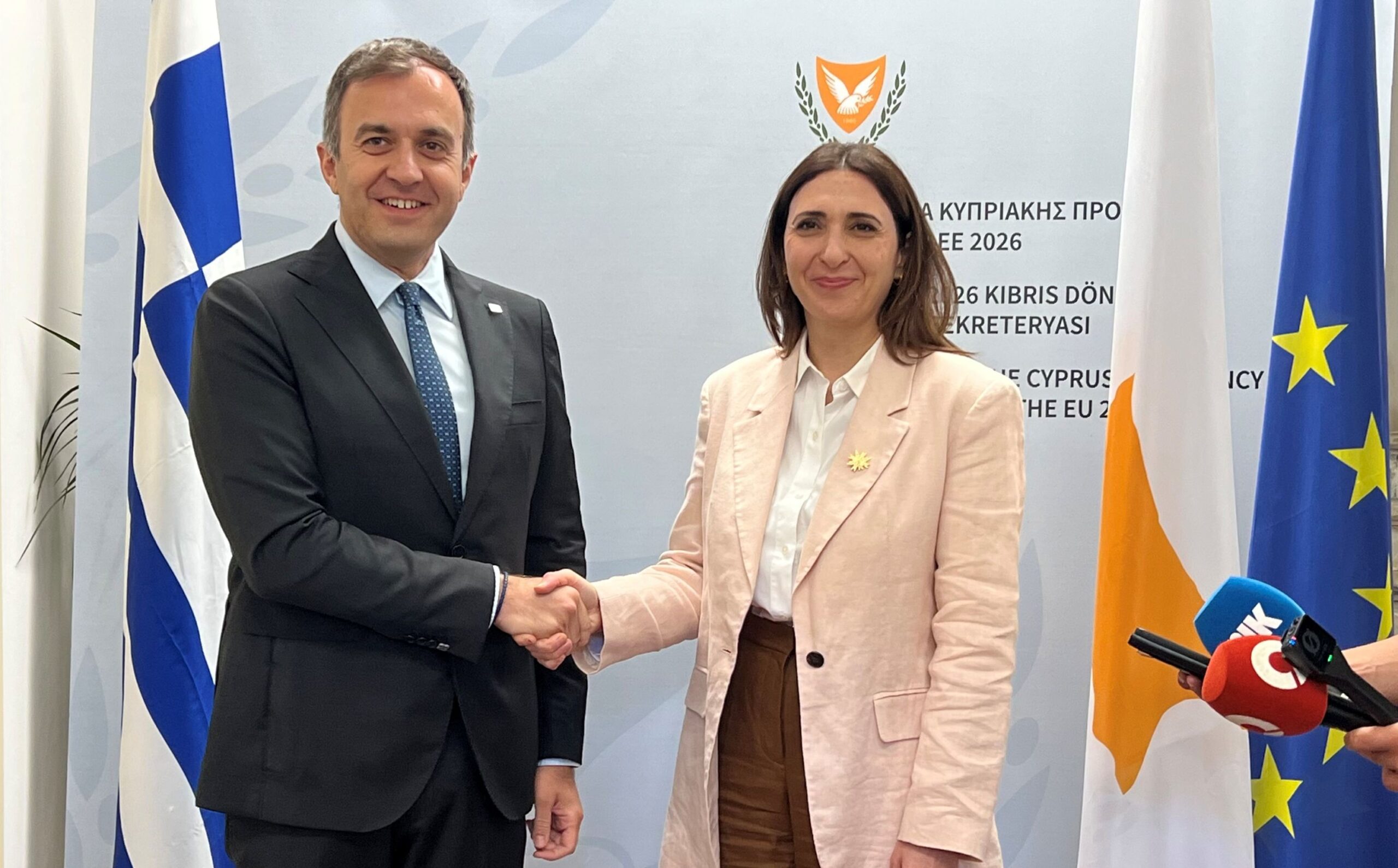 &Kappa;&upsilon;&pi;&rho;&iota;&alpha;&kappa;ή &Pi;&rho;&omicron;&epsilon;&delta;&rho;ί&alpha;, &epsilon;&upsilon;&rho;&omega;&pi;&alpha;ϊ&kappa;ή &alpha;&tau;&zeta;έ&nu;&tau;&alpha; &kappa;&alpha;&iota; &Kappa;&upsilon;&pi;&rho;&iota;&alpha;&kappa;ό &sigma;&tau;&eta; &sigma;&upsilon;&nu;ά&nu;&tau;&eta;&sigma;&eta; &Rho;&alpha;&omicron;&upsilon;&nu;ά