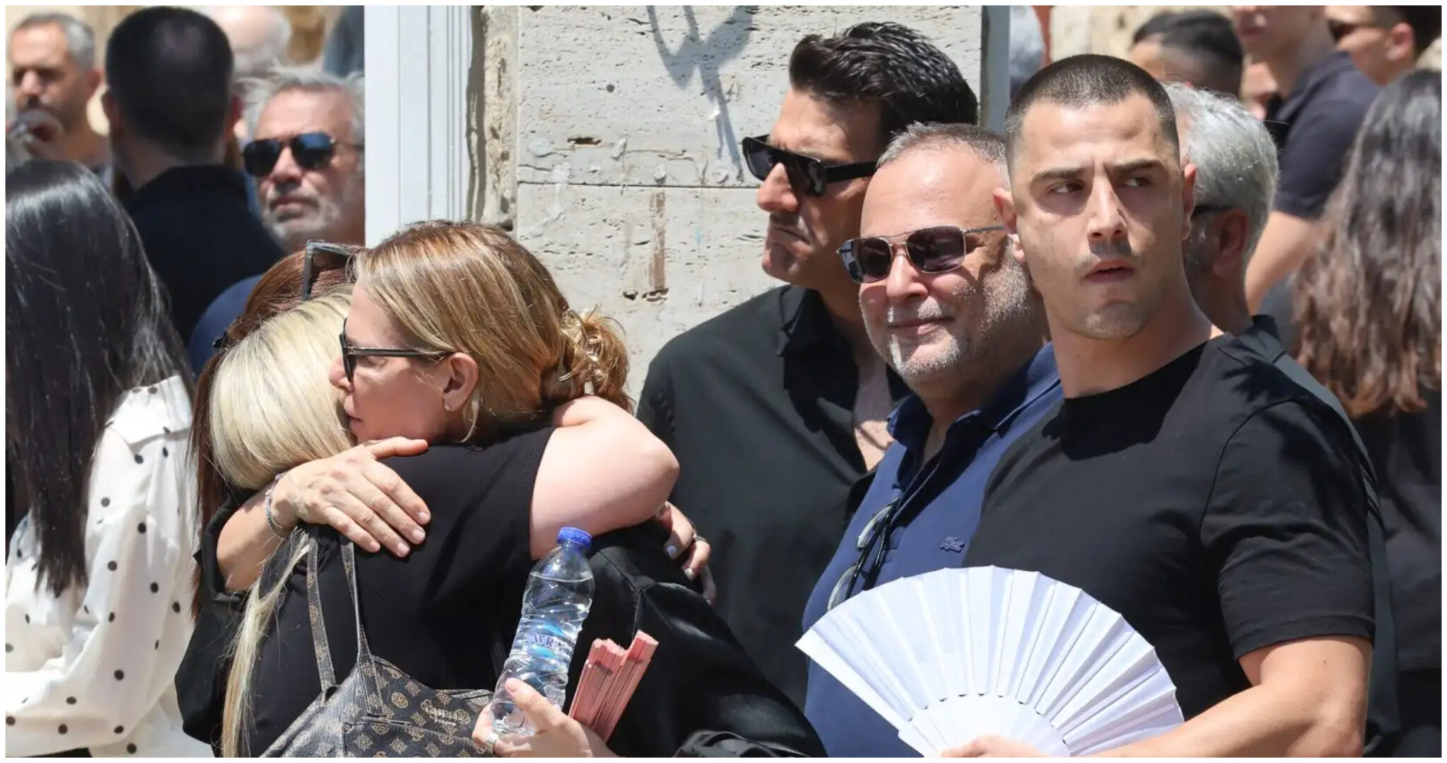 Λορέντζο Καριέρε: Ράγισε καρδιές ο γιος του στον επικήδειο – «Μου είχες υποσχεθεί ότι θα κακομάθεις τα εγγόνια σου»