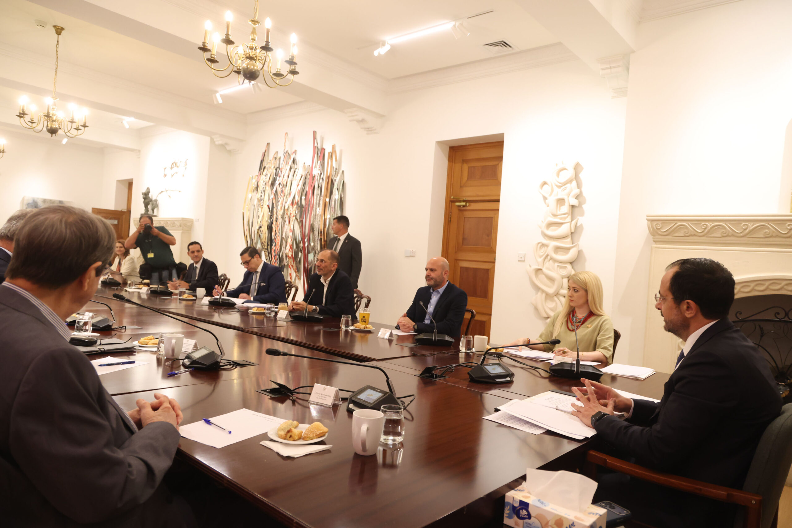 &Xi;&epsilon;&kappa;&alpha;&theta;&alpha;&rho;ί&zeta;&epsilon;&iota; &omicron; &Lambda;&epsilon;&tau;&upsilon;&mu;&pi;&iota;ώ&tau;&eta;&sigmaf;: &Omicron;&pi;&omicron;&iota;&epsilon;&sigma;&delta;ή&pi;&omicron;&tau;&epsilon; &iota;&delta;έ&epsilon;&sigmaf; &epsilon;&kappa;&phi;&epsilon;ύ&gamma;&omicron;&upsilon;&nu;&nbsp;&tau;&omicron;&upsilon; &pi;&lambda;&alpha;&iota;&sigma;ί&omicron;&upsilon; &tau;&omega;&nu; &psi;&eta;&phi;&iota;&sigma;&mu;ά&tau;&omega;&nu; &tau;&omicron;&upsilon; &Sigma;&Alpha; &eta; &alpha;&pi;ά&nu;&tau;&eta;&sigma;&eta; &epsilon;ί&nu;&alpha;&iota; &kappa;&alpha;&tau;&eta;&gamma;&omicron;&rho;&eta;&mu;&alpha;&tau;&iota;&kappa;ά &alpha;&rho;&nu;&eta;&tau;&iota;&kappa;ή