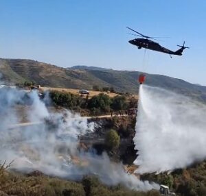 Oριοθετήθηκε η φωτιά στο Άρσος Λεμεσού (ΒΙΝΤΕΟ)