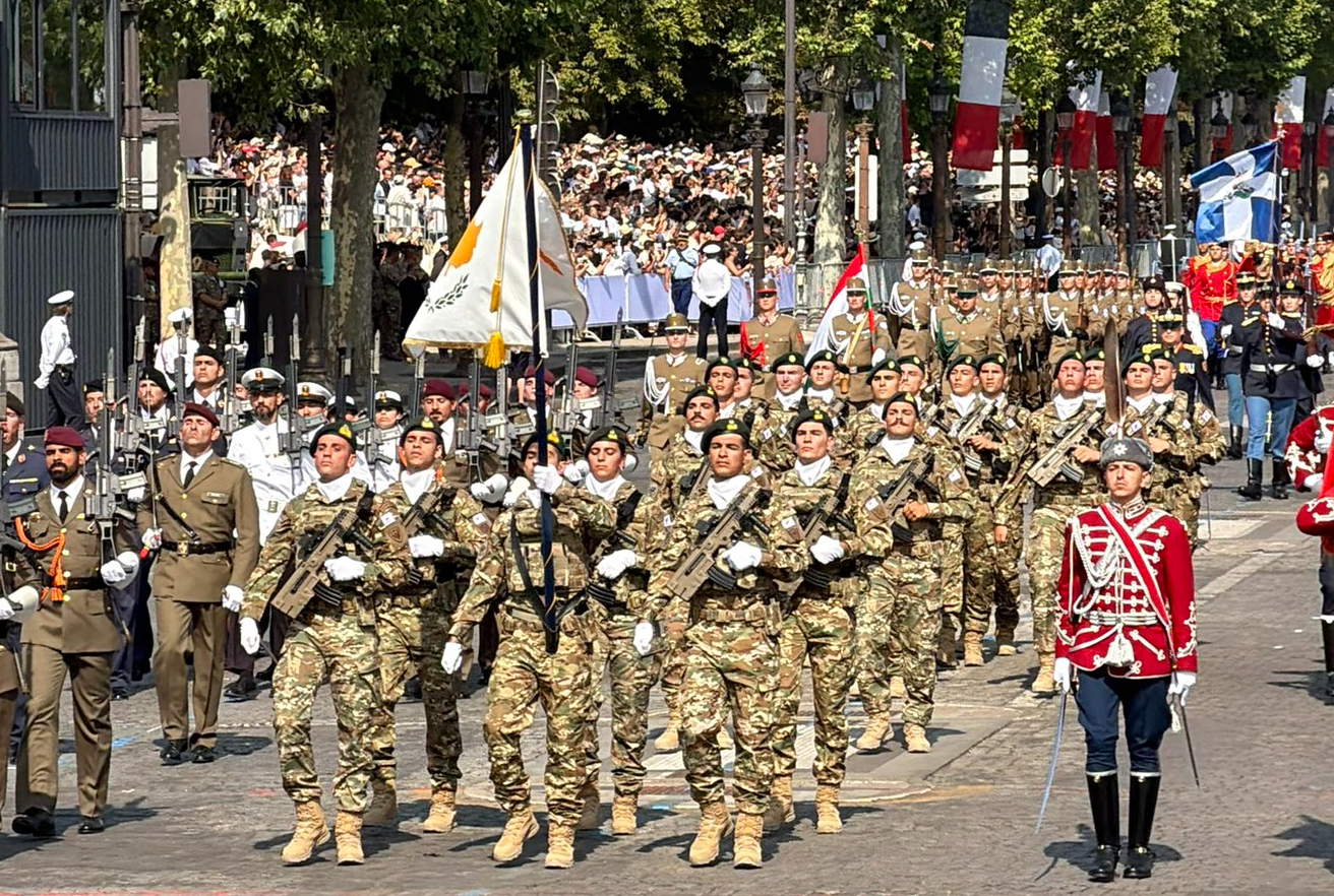 ΒΙΝΤΕΟ: Κύπρος και Ελλάδα στην παρέλαση στο Παρίσι