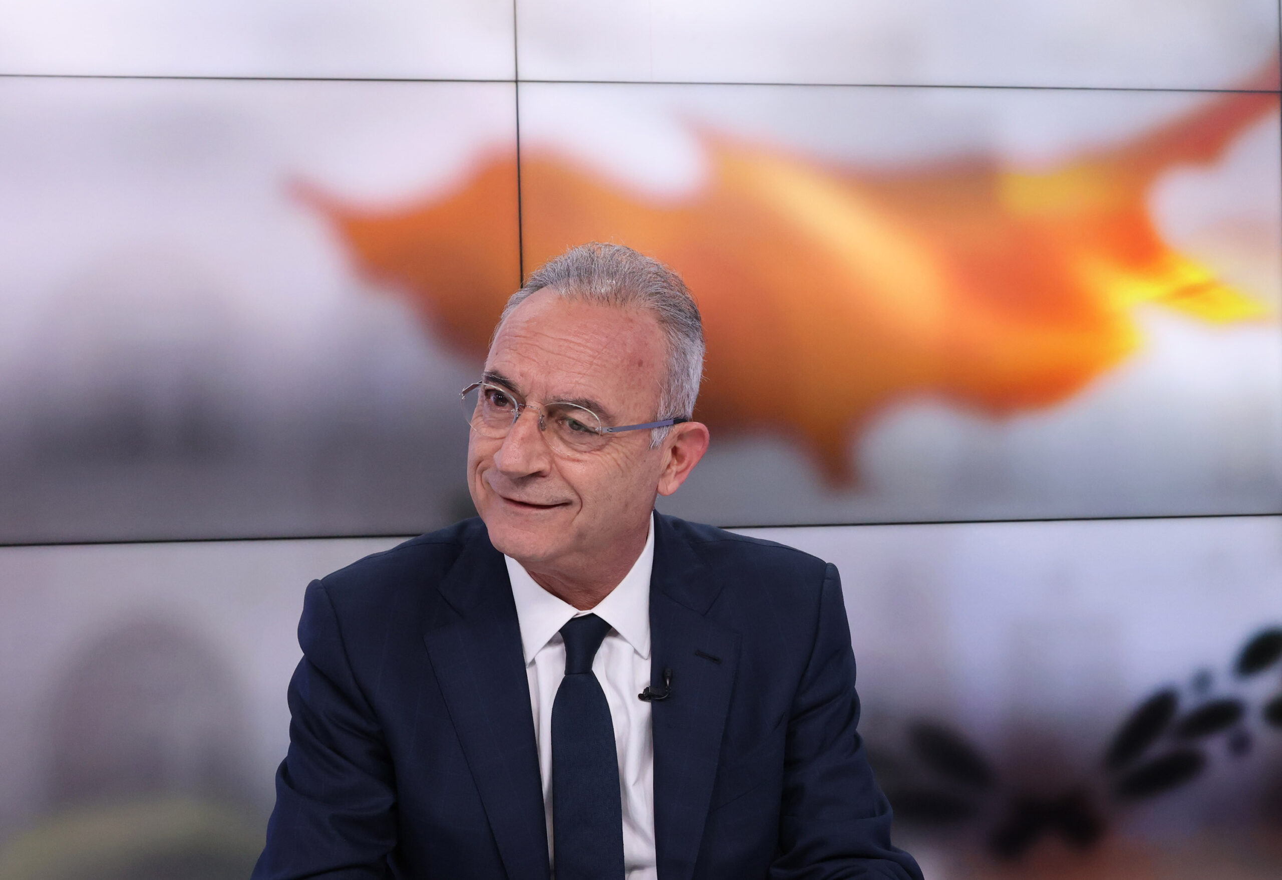 &Alpha;&beta;έ&rho;&omega;&phi; &Nu;&epsilon;&omicron;&phi;ύ&tau;&omicron;&upsilon;: &Mu;&iota;&alpha; &kappa;&omicron;&mu;&beta;&iota;&kappa;ή &sigma;&tau;&iota;&gamma;&mu;ή &sigma;&tau;&omicron;&nu; &delta;&rho;ό&mu;&omicron; &gamma;&iota;&alpha; &tau;&eta; &lambda;ύ&sigma;&eta;!
