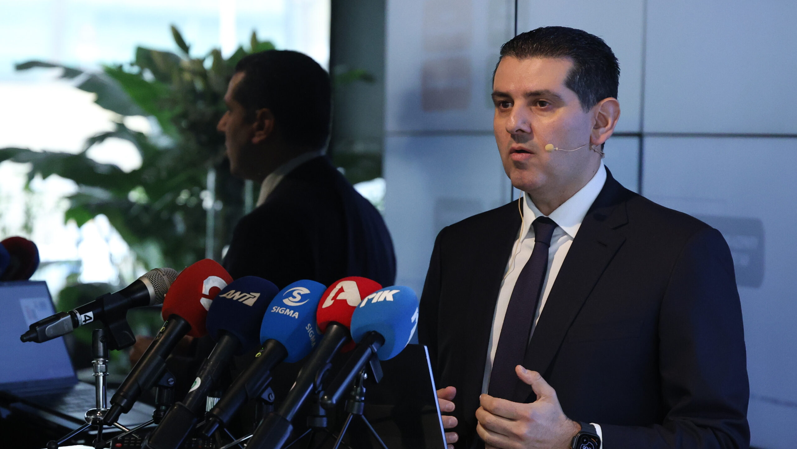 &laquo;&Kappa;ά&nu;&omicron;&upsilon;&mu;&epsilon; ό&tau;&iota; &mu;&pi;&omicron;&rho;&omicron;ύ&mu;&epsilon;&raquo;: &Delta;&iota;&alpha;&chi;&omega;&rho;ί&zeta;&epsilon;&iota; &pi;&omicron;&lambda;&iota;&tau;&iota;&kappa;έ&sigmaf; &kappa;&alpha;&iota; &tau;&epsilon;&chi;&nu;&iota;&kappa;έ&sigmaf; &epsilon;&upsilon;&theta;ύ&nu;&epsilon;&sigmaf; &omicron; &Delta;&alpha;&mu;&iota;&alpha;&nu;ό&sigmaf; &gamma;&iota;&alpha; &tau;&eta;&nu; &epsilon;&pi;ά&rho;&kappa;&epsilon;&iota;&alpha; &rho;&epsilon;ύ&mu;&alpha;&tau;&omicron;&sigmaf;