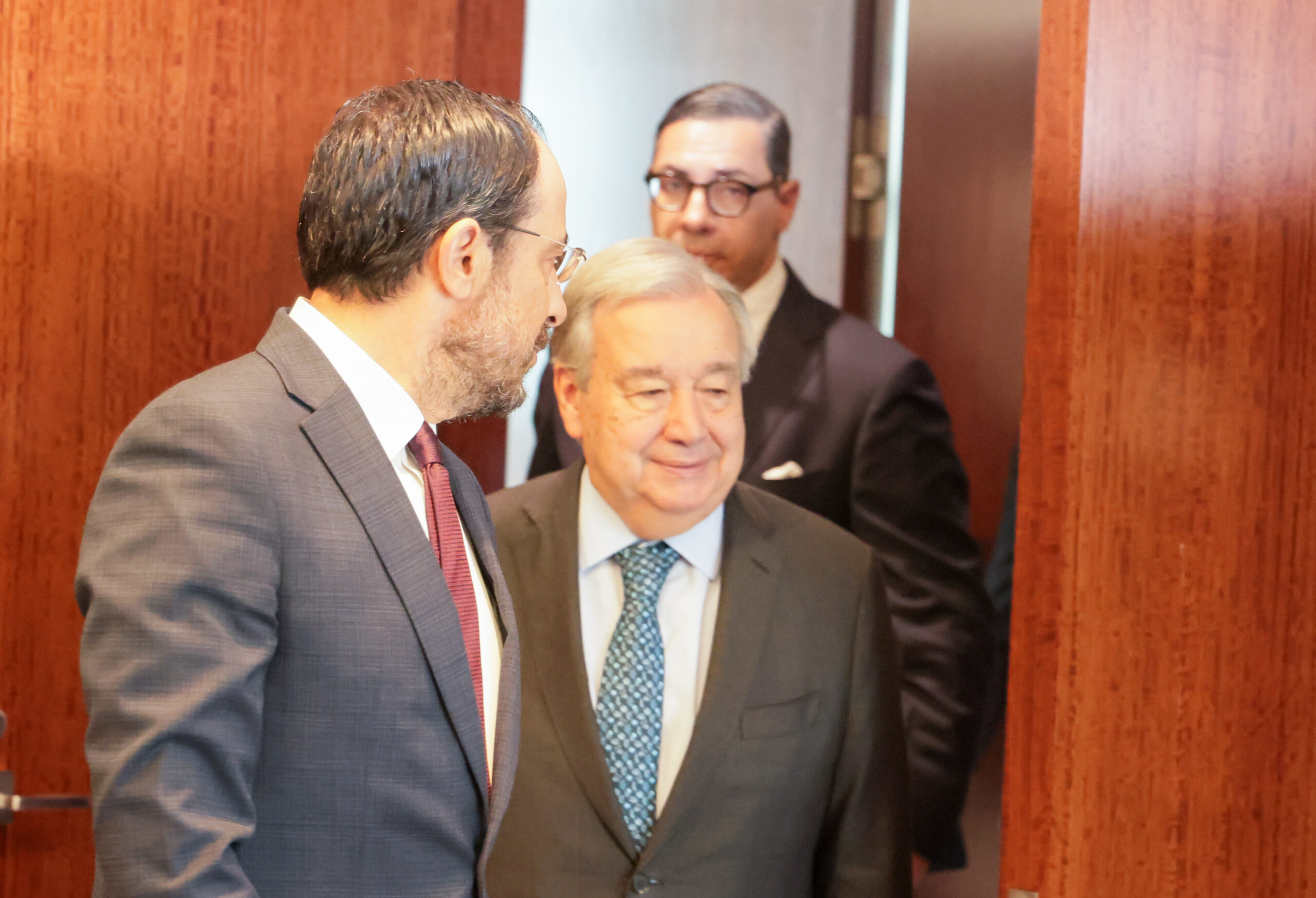 &Eta; ώ&rho;&alpha; &tau;&omicron;&upsilon; &Gamma;&kappa;&omicron;&upsilon;&tau;έ&rho;&epsilon;&sigmaf;: &Tau;έ&lambda;&epsilon;&iota;&omega;&sigma;&alpha;&nu; &omicron;&iota; &epsilon;&pi;&alpha;&phi;έ&sigmaf; &Omicron;&lambda;&gamma;&kappa;ί&nu;, &pi;&rho;&omicron;&sigma;&delta;&omicron;&kappa;&omicron;ύ&nu; &sigma;&epsilon; &theta;&epsilon;&tau;&iota;&kappa;έ&sigmaf; &epsilon;&xi;&epsilon;&lambda;ί&xi;&epsilon;&iota;&sigmaf; &kappa;&upsilon;&beta;έ&rho;&nu;&eta;&sigma;&eta; &kappa;&alpha;&iota; &kappa;ό&mu;&mu;&alpha;&tau;&alpha;