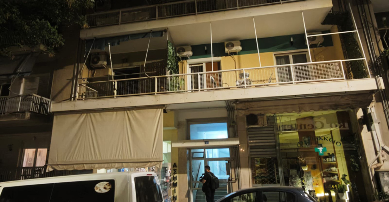 Θρίλερ στο Παγκράτι: Σορός άνδρα σε προχωρημένη σήψη μέσα σε διαμέρισμα, προσήχθη ο αδερφός του
