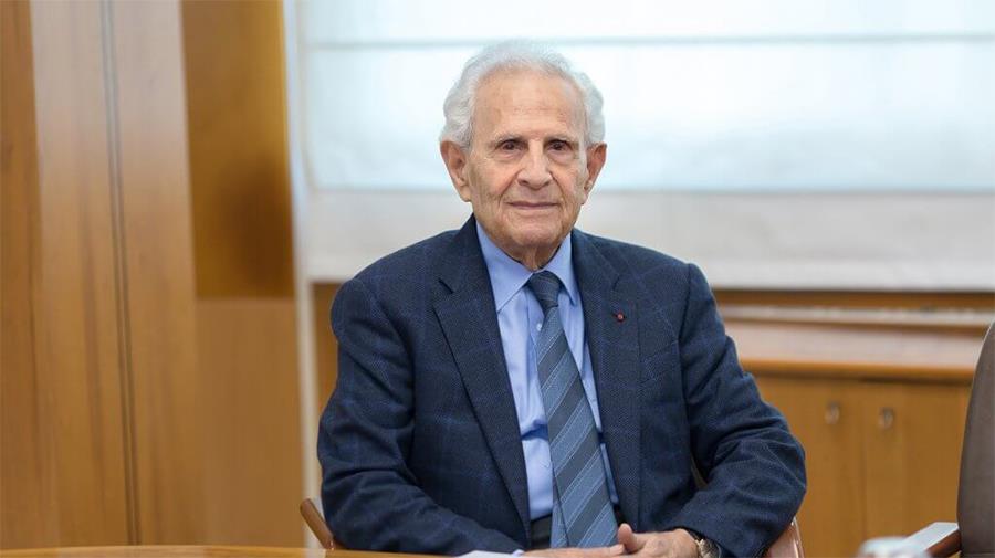 Έ&phi;&upsilon;&gamma;&epsilon; &alpha;&pi;ό &tau;&eta; &zeta;&omega;ή &omicron; &Nu;ί&kappa;&omicron;&sigmaf; &Sigma;&iota;&alpha;&kappa;ό&lambda;&alpha;&sigmaf;, &omicron; &pi;&rho;&omega;&tau;&omicron;&pi;ό&rho;&omicron;&sigmaf; &epsilon;&pi;&iota;&chi;&epsilon;&iota;&rho;&eta;&mu;&alpha;&tau;ί&alpha;&sigmaf;