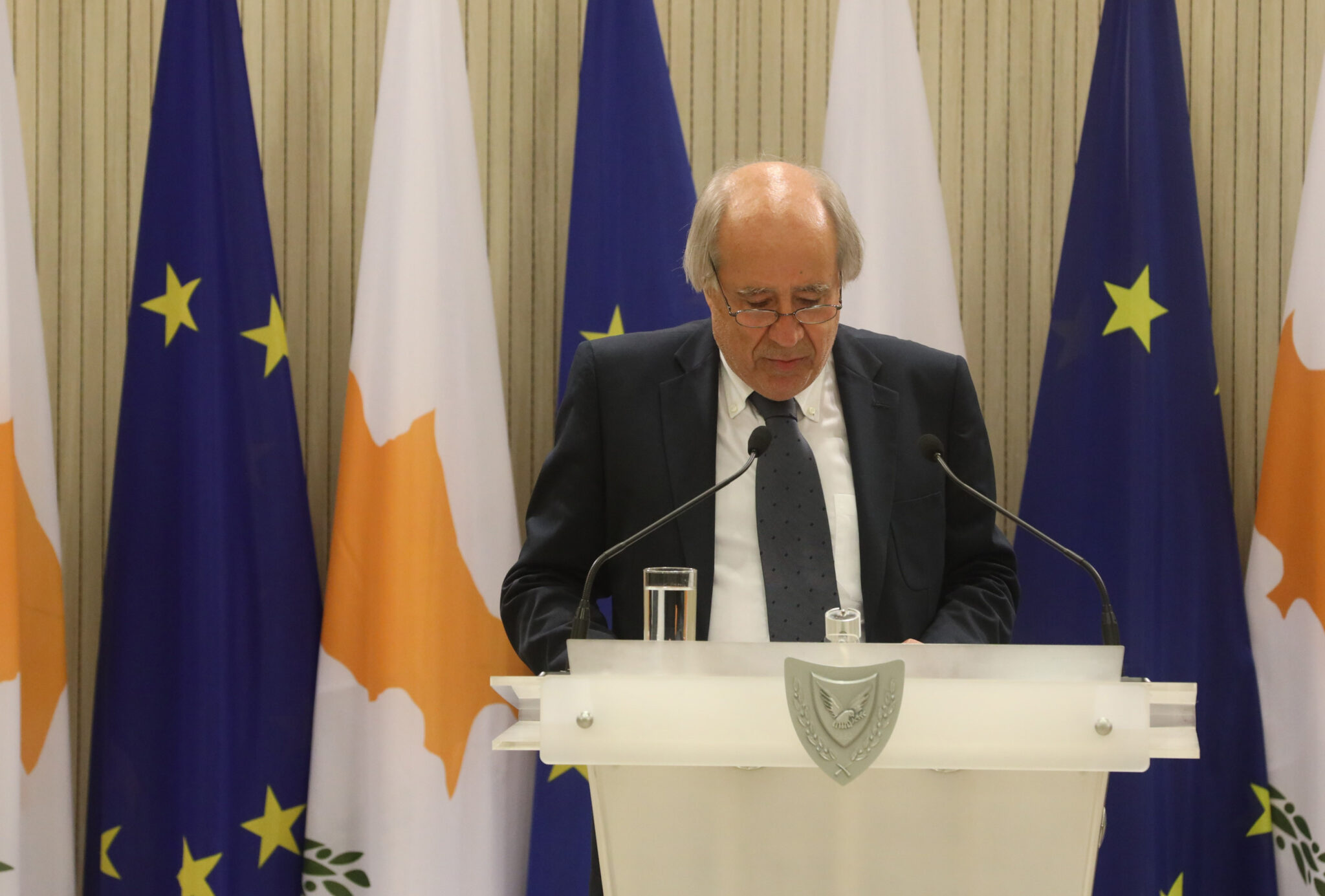 «Τεταμένη κατάσταση»: Οι νομικές προεκτάσεις του επαναδιορισμού Πασχαλίδη στην ΑΑΔΙΠΑ