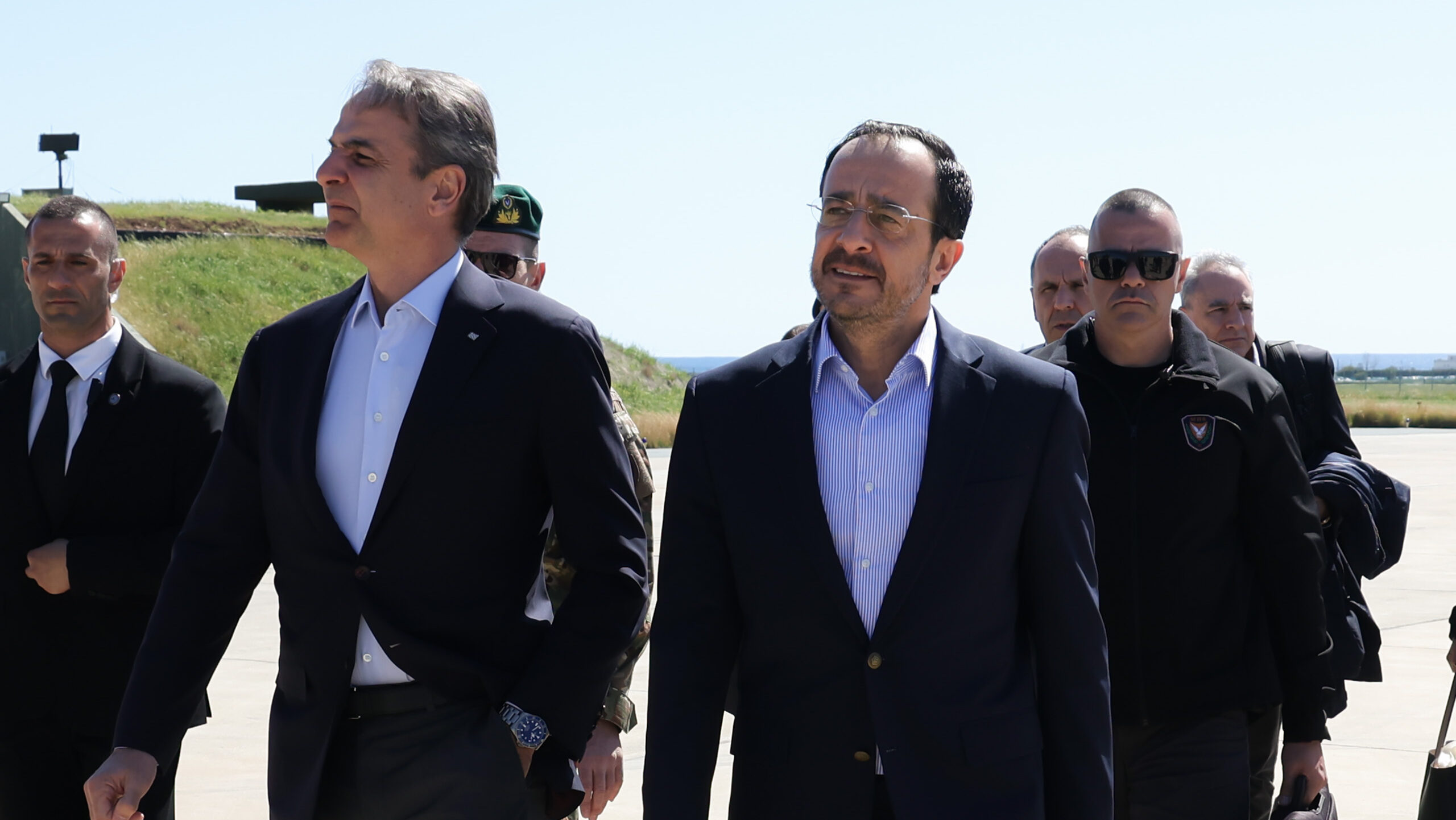 &Pi;&rho;&iota;&nu; &tau;&eta;&nu; &epsilon;&pi;ί&sigma;&kappa;&epsilon;&psi;&eta; &Gamma;&kappa;&omicron;&upsilon;&tau;έ&rho;&epsilon;&sigmaf;: &Epsilon;&kappa;&tau;ά&kappa;&tau;&omega;&sigmaf; &sigma;&tau;&eta;&nu; &Alpha;&theta;ή&nu;&alpha; &omicron; &Chi;&rho;&iota;&sigma;&tau;&omicron;&delta;&omicron;&upsilon;&lambda;ί&delta;&eta;&sigmaf; &gamma;&iota;&alpha; &nu;&alpha; &delta;&epsilon;&iota; &Mu;&eta;&tau;&sigma;&omicron;&tau;ά&kappa;&eta;, &epsilon;&nu;&delta;&epsilon;&chi;ό&mu;&epsilon;&nu;&omicron; &nu;&alpha; &sigma;&upsilon;&nu;&alpha;&nu;&tau;&eta;&theta;&epsilon;ί &kappa;&alpha;&iota; &mu;&epsilon; &Phi;ί&tau;&omicron;