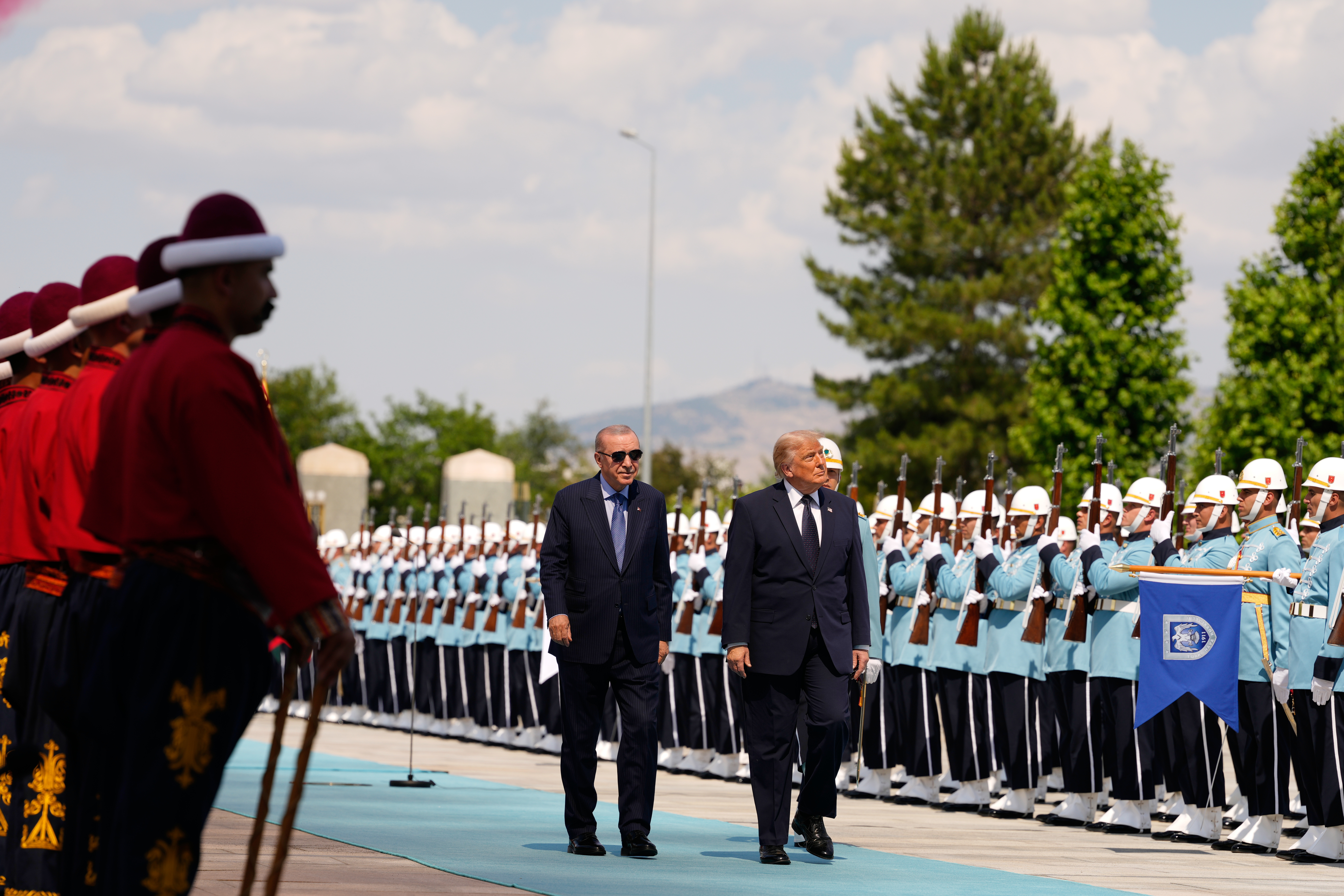 Ο Τραμπ θέλει να ξεκλειδώσει τα F-35 για τον «στενό του φίλο» Ερντογάν: Όσα έγιναν την πρώτη μέρα της Συνόδου του ΝΑΤΟ