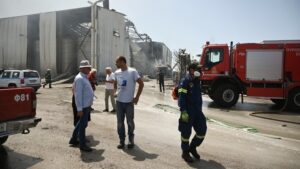 Τρεις συλληφθέντες για τη φονική πυρκαγιά σε εργοστάσιο ξυδιού στην Κορινθία