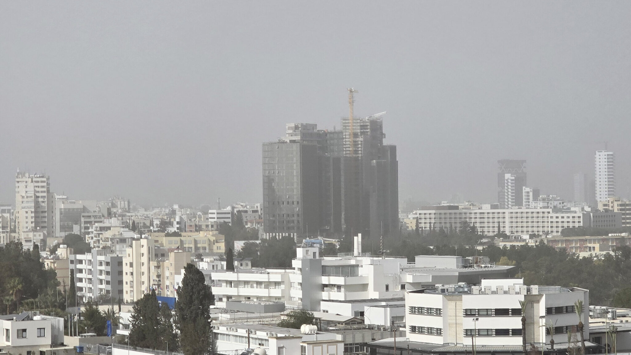 Σαββίδης για πυρκαγιές: Μπορεί να επηρεάσουν την ποιότητα του αέρα και σε περιοχές μακρυά από τα μέτωπα