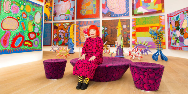 Yayoi Kusama: Έφυγε από τη ζωή στα 97 της η «βασίλισσα των πουά» που μετέτρεψε τον εσωτερικό της κόσμο σε τέχνη