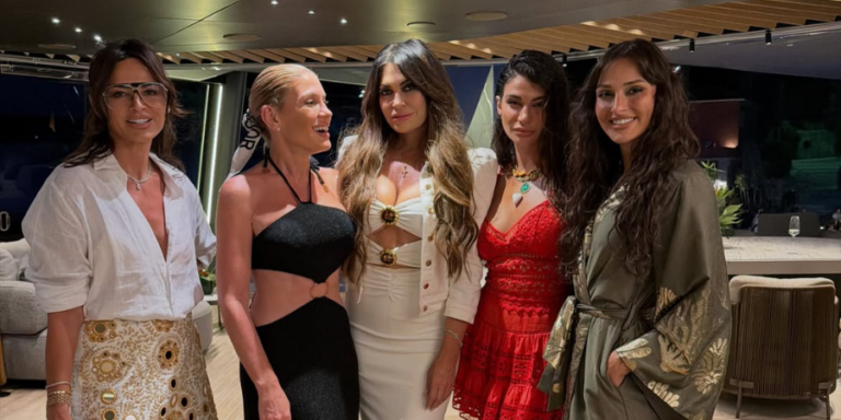 Ραμόνα Φίλιπ: Οι νέες εικόνες από το πολυτελές girls trip με την Kimberly Guilfoyle και την Κριστίν Παναγή στο Ιόνιο