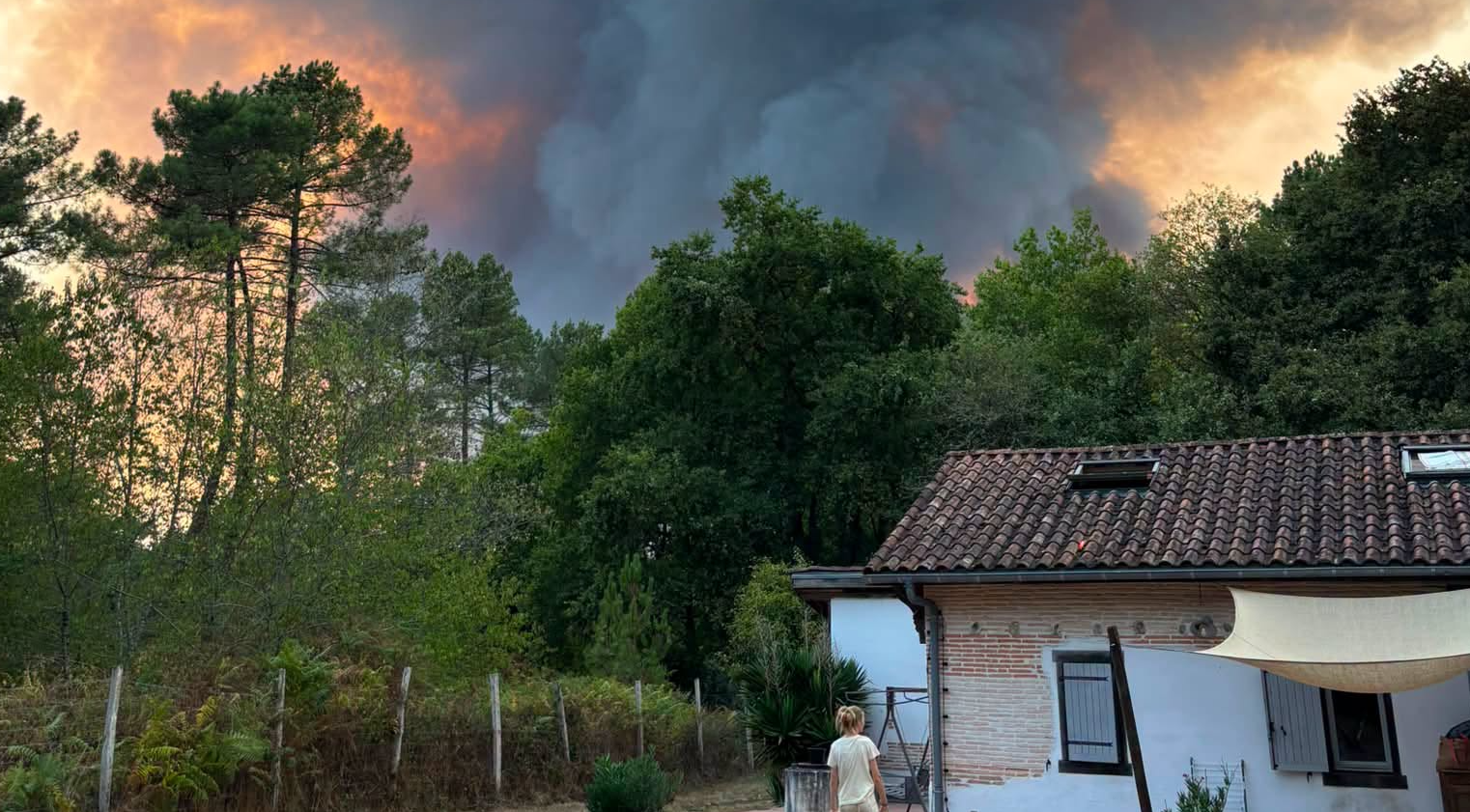 Μεγάλη φωτιά στη Γαλλία: Στάχτη 4.000 στρέμματα, απομακρύνθηκαν 400 κάτοικοι