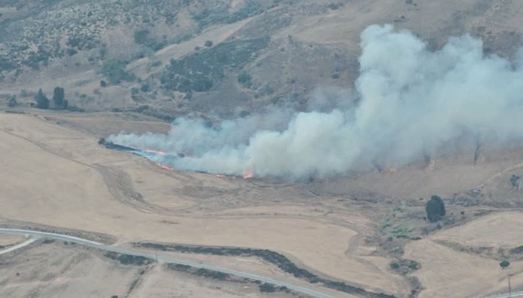 ΦΩΤΟ: Μάχη με τις φλόγες στην επαρχία Λευκωσίας, σηκώθηκαν και εναέρια μέσα