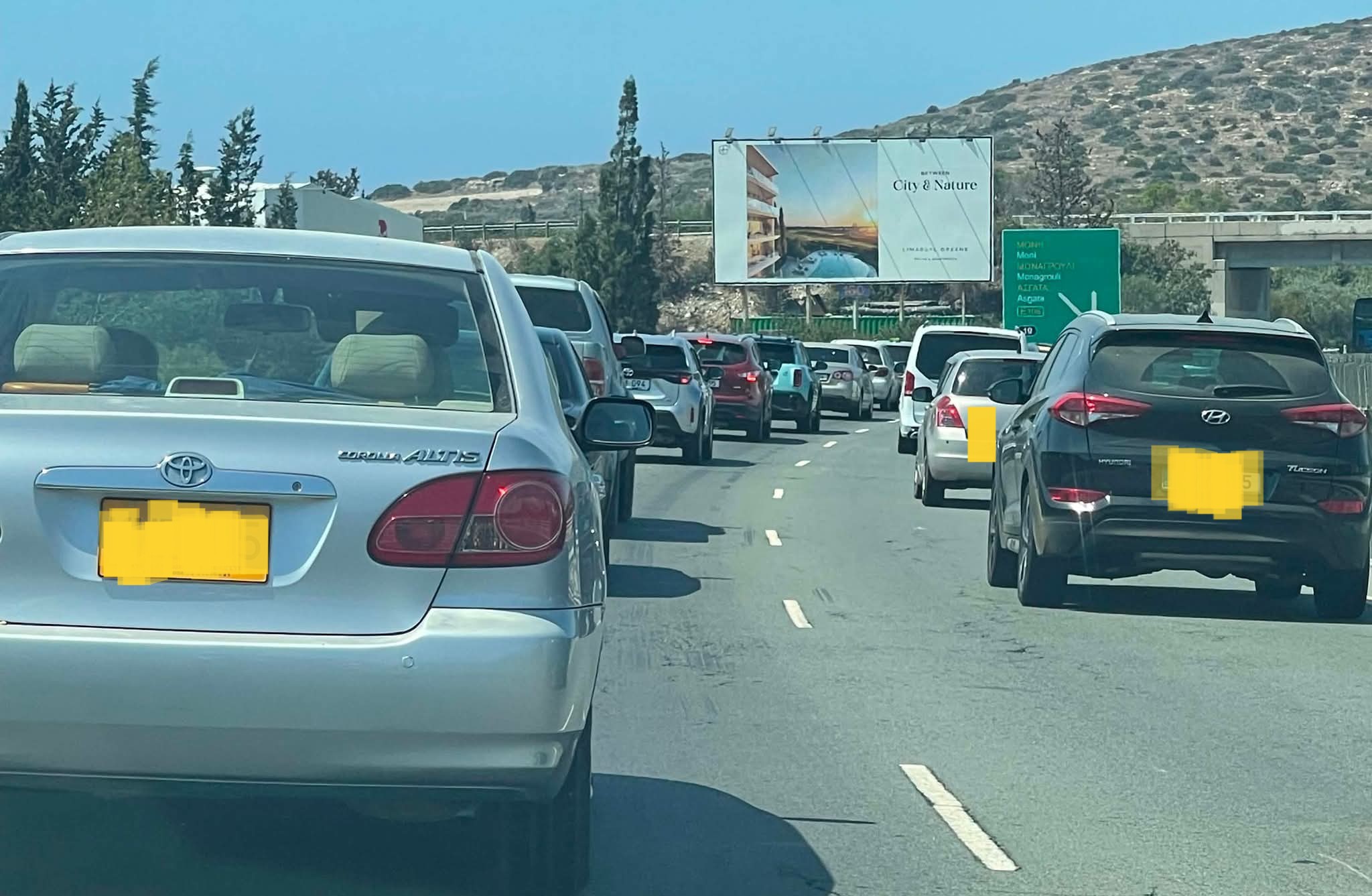 ΦΩΤΟ: Άνοιξε ο δρόμος που είχε κλείσει λόγω τροχαίου