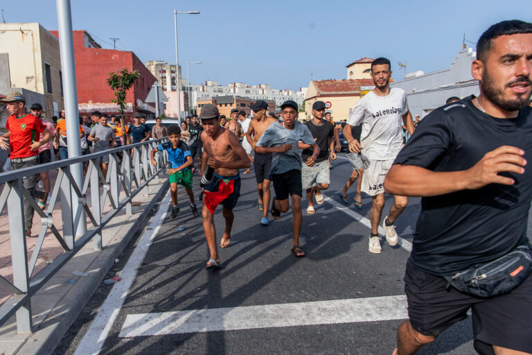 «Τρίζει» η Σένγκεν: Πανικός στην Ευρώπη για τους χιλιάδες μετανάστες στη Θέουτα, έκτακτη κινητοποίηση στην ΕΕ