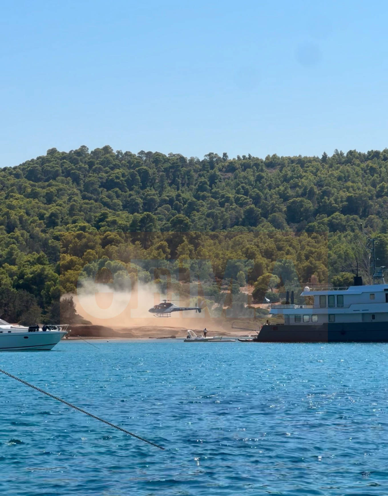 Συνελήφθη επιβάτης του ελικοπτέρου που προσγειώθηκε σε παραλία στις Σπέτσες