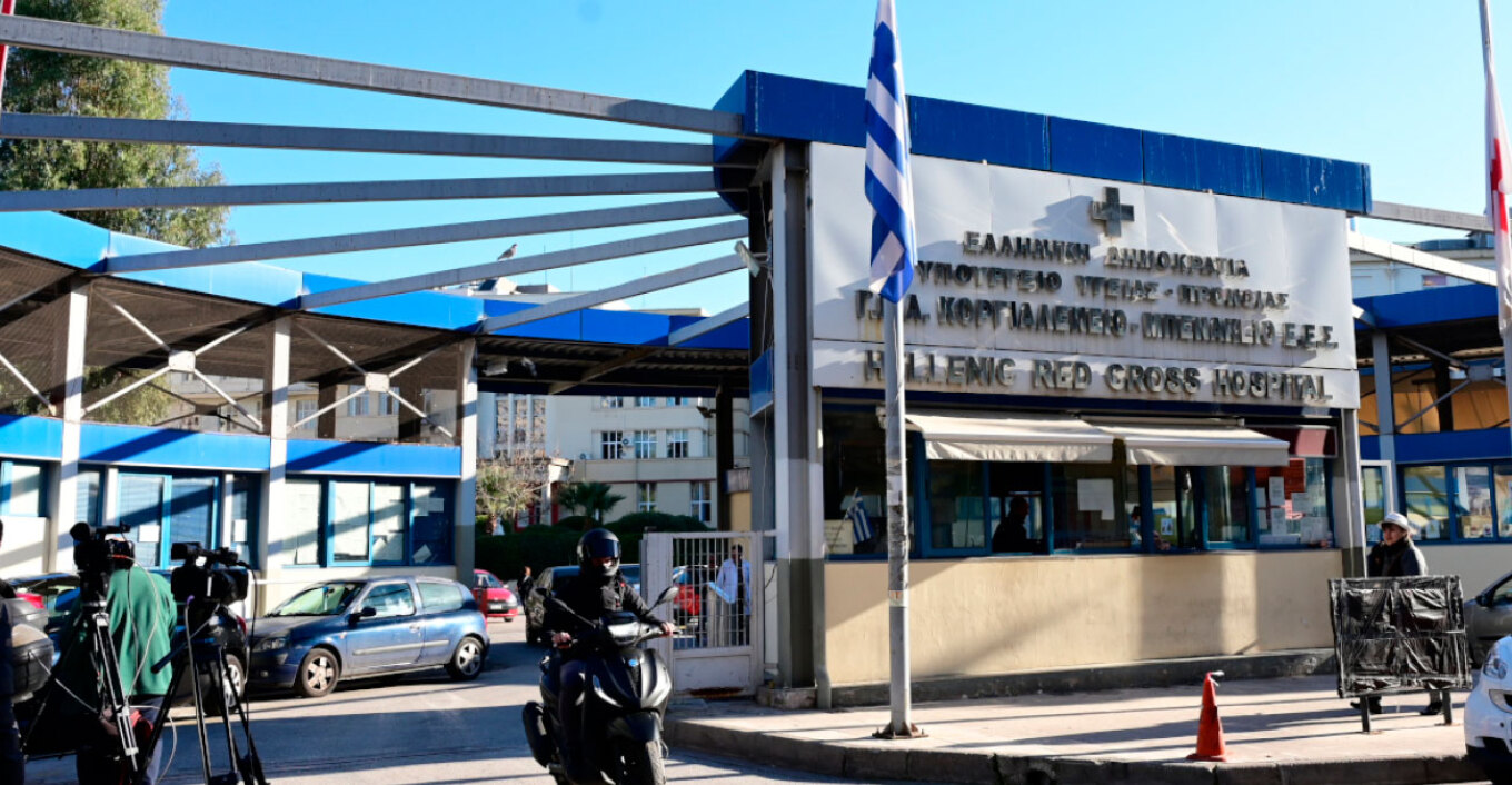 «Ζει από θαύμα»: Άγριος ξυλοδαρμός νοσηλεύτριας από ασθενή στα Επείγοντα του Ερυθρού Σταυρού
