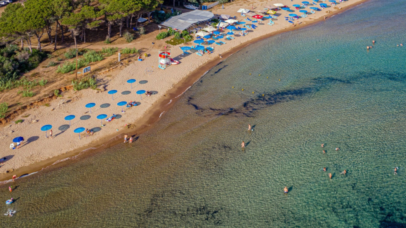 Ελλάδα: Μία αθώα βουτιά έστειλε 31χρονη μητέρα κρίσιμα στο νοσοκομείο
